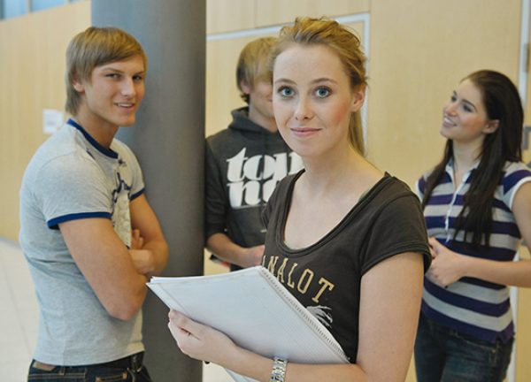 So bewirbst du dich an der Uni