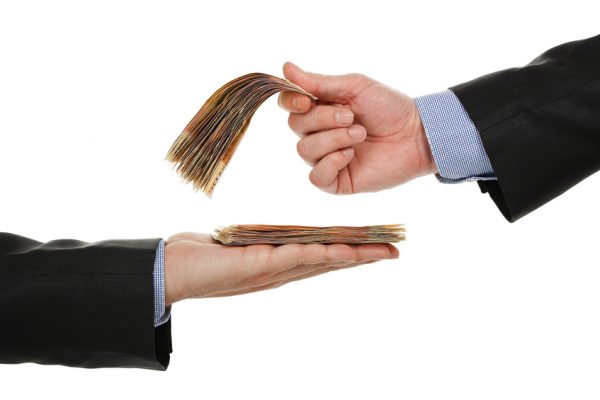 Endlich finanziell unabhängig: das erste Gehalt