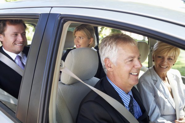 Mit Fahrgemeinschaften Benzin und Steuern sparen